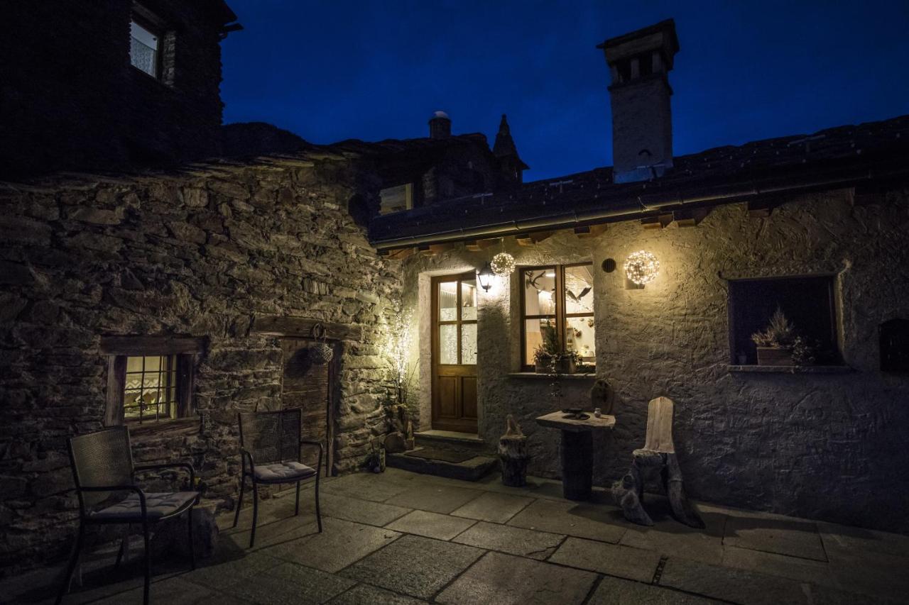 Bed and Breakfast L'Angolino Di Bonny Arvier Exterior foto